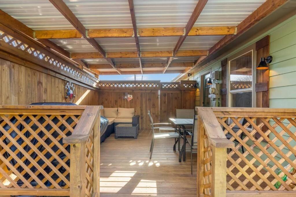 Stockyards 5 Mins!-new!-sleeps 8. Cowboy * Fort Worth