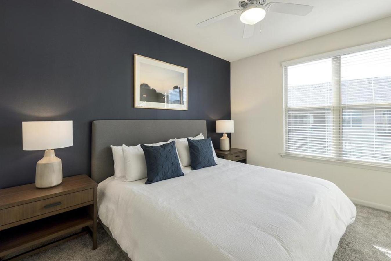 Apartment Landing At Axis Waterfront - 1 Bedroom In Downtown Benbrook