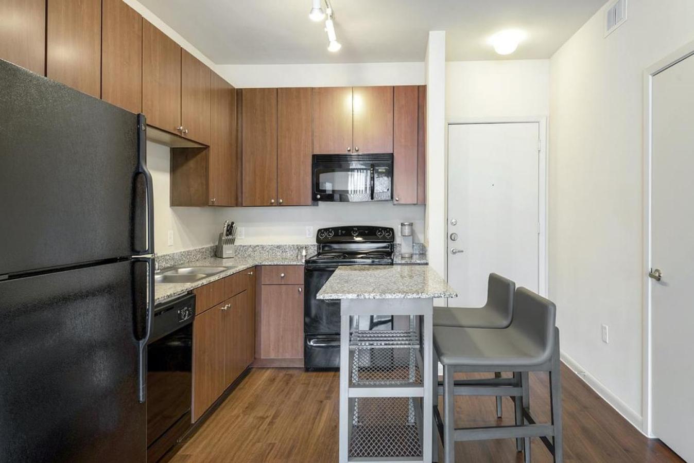 Apartment Landing At Axis Waterfront - 1 Bedroom In Downtown Benbrook