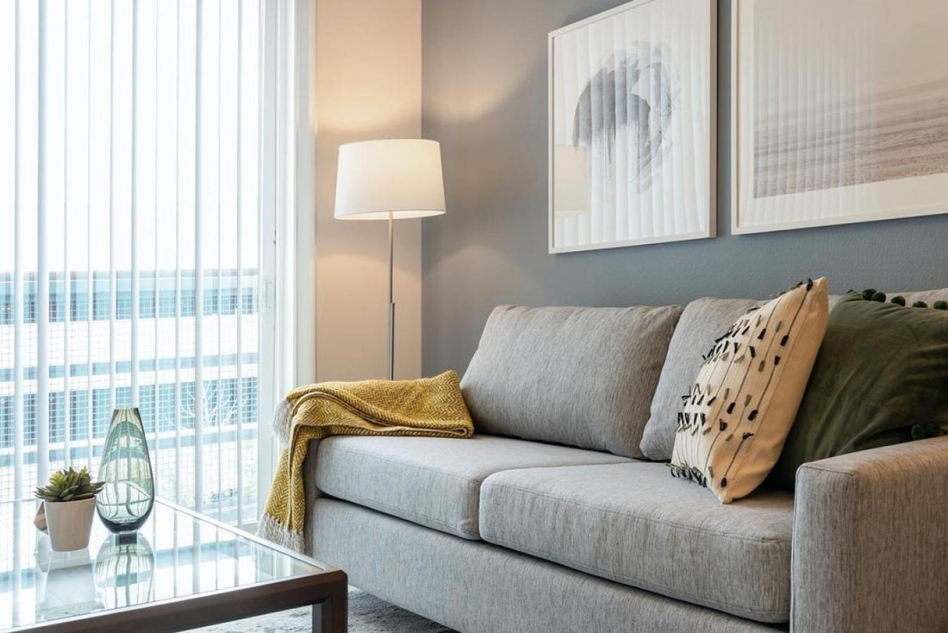 Apartment Landing At Axis Waterfront - 1 Bedroom In Downtown Benbrook