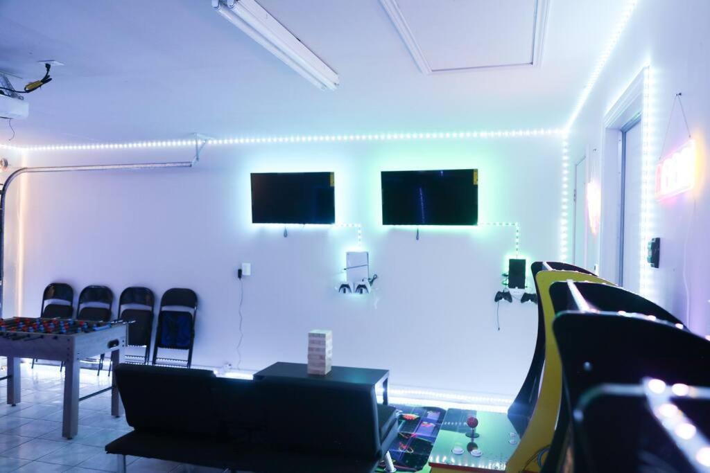 Holiday home Tx Getaway Ps5-xbox, Gameroom, Bbq, Attractions *