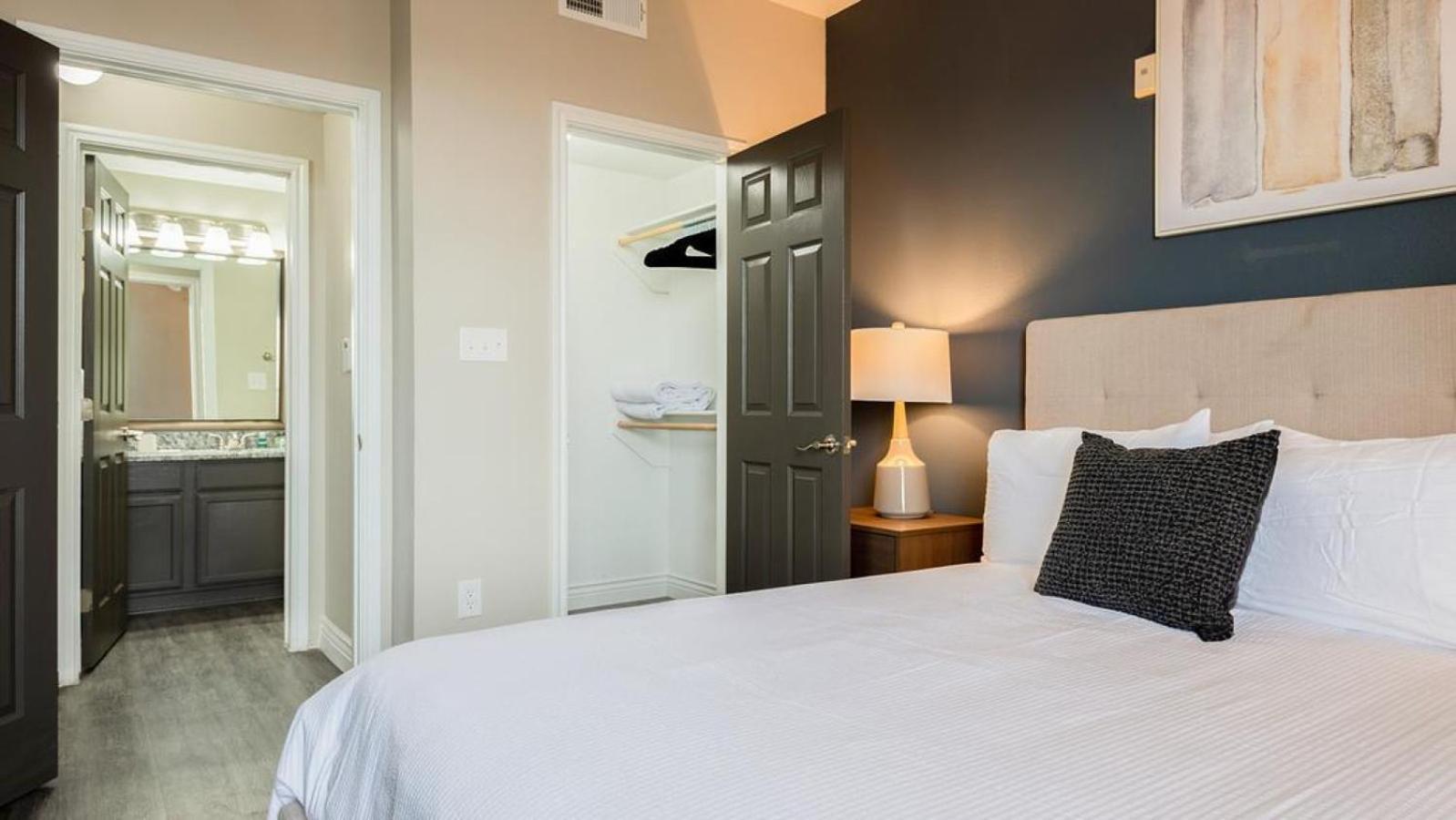 Apartment Landing At Ranch At Fossil Creek - 2 Bedrooms In North Worth