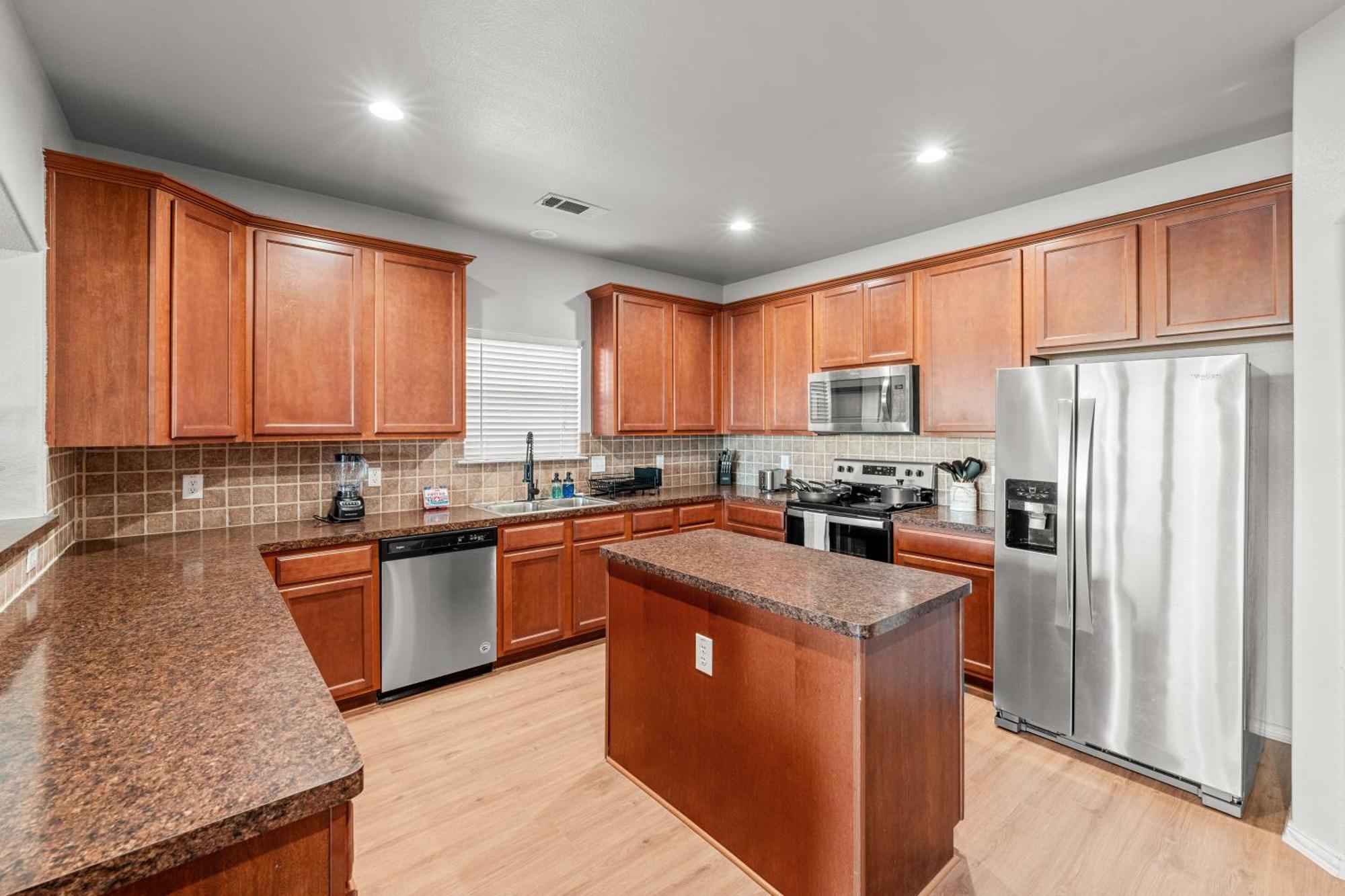 House - Amazing Views & Pool Arlington *