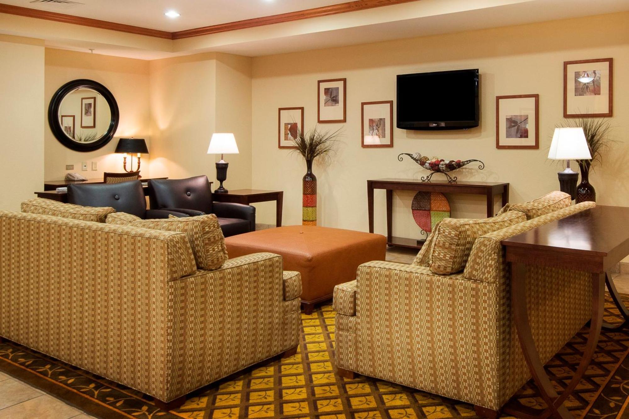 Candlewood Worth West By Ihg