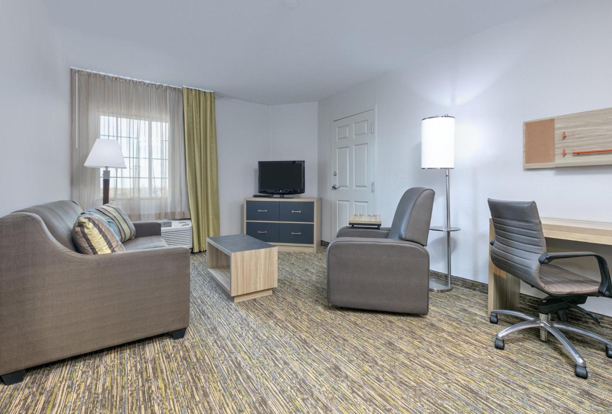 Candlewood Worth West By Ihg
