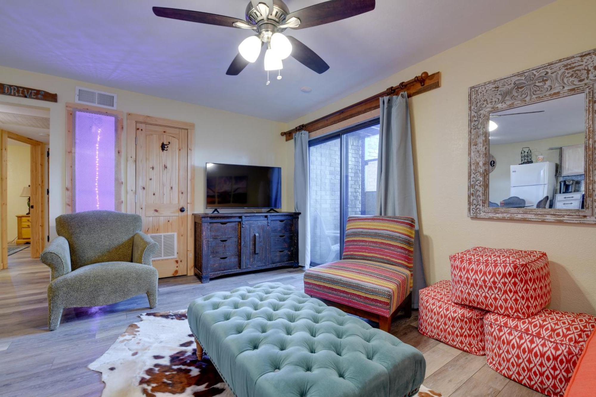 Apartment Vibrant About 7 Mi To Worth Stockyards! Fort Worth