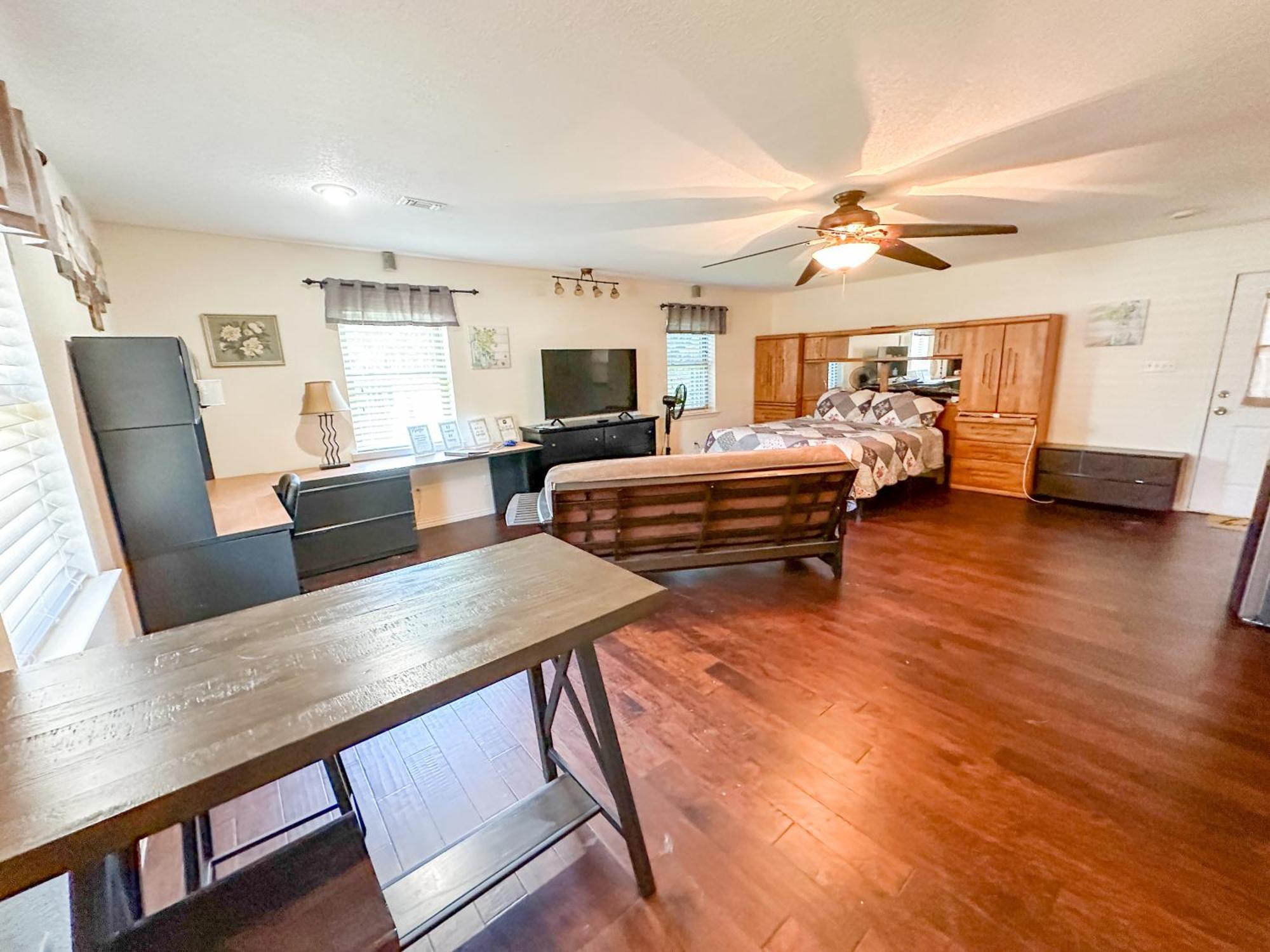 Pool Pet Spacious Location Near Nascar By Vacation Your Way Holiday home *