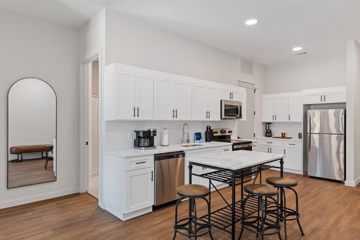 The Corbin 1305 - The Columbia Apartment