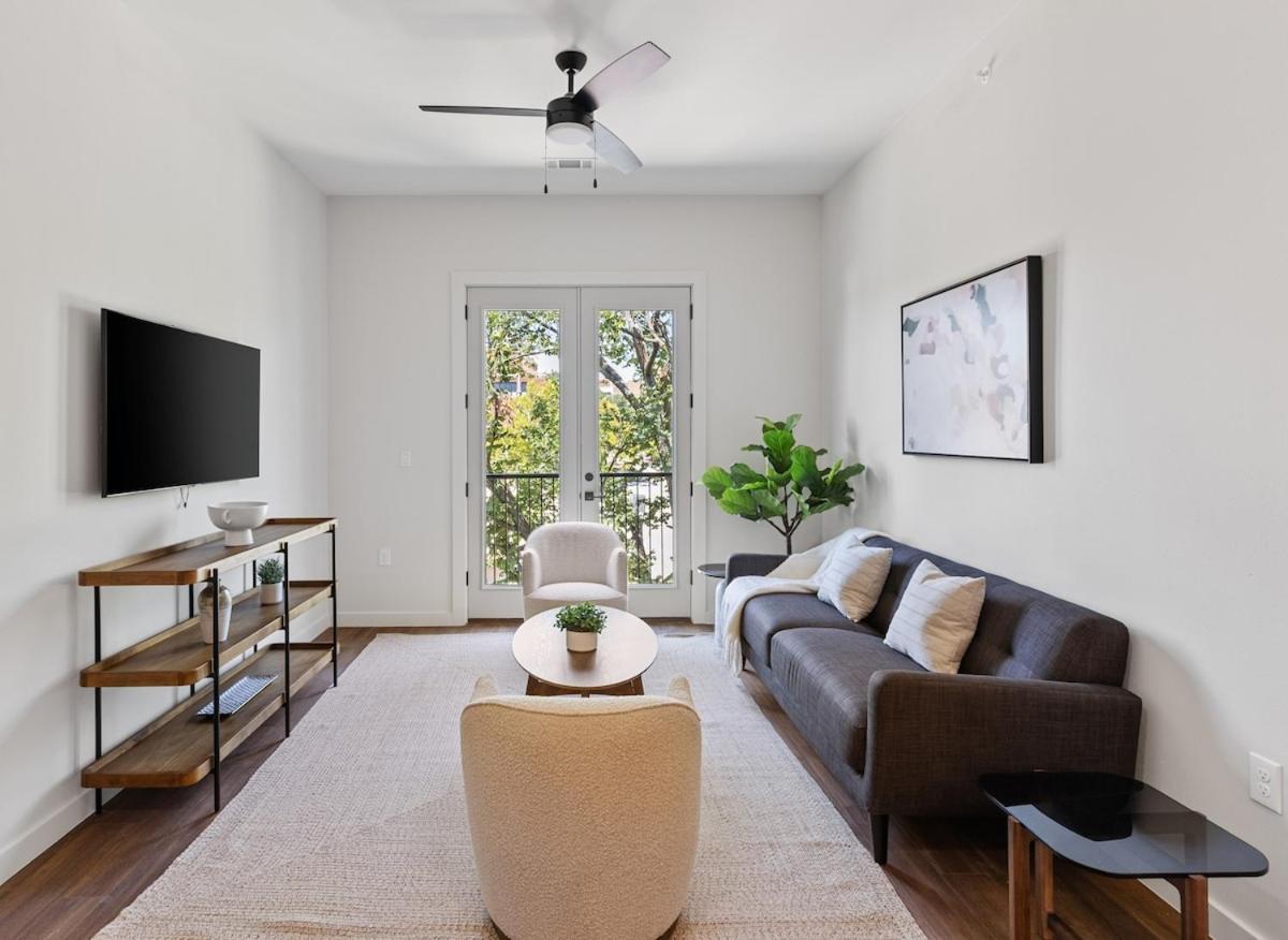 The Corbin 1305 - The Columbia Apartment *