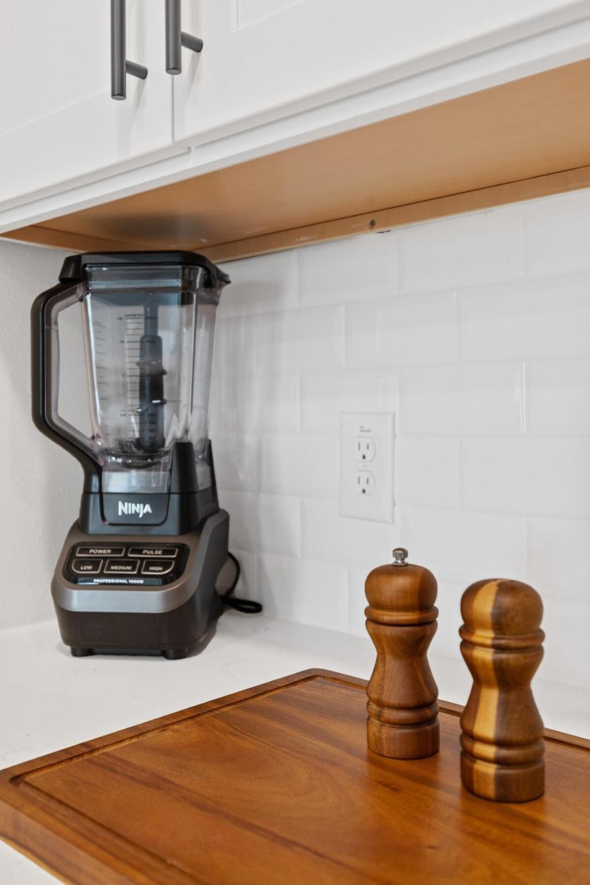 The Corbin 1301 - The Cornell Apartment