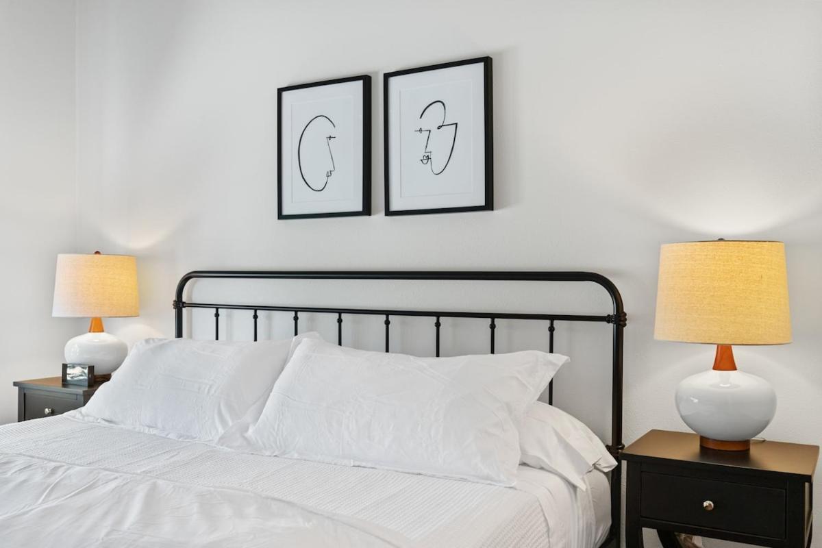The Corbin 1303 - The Harvard Apartment