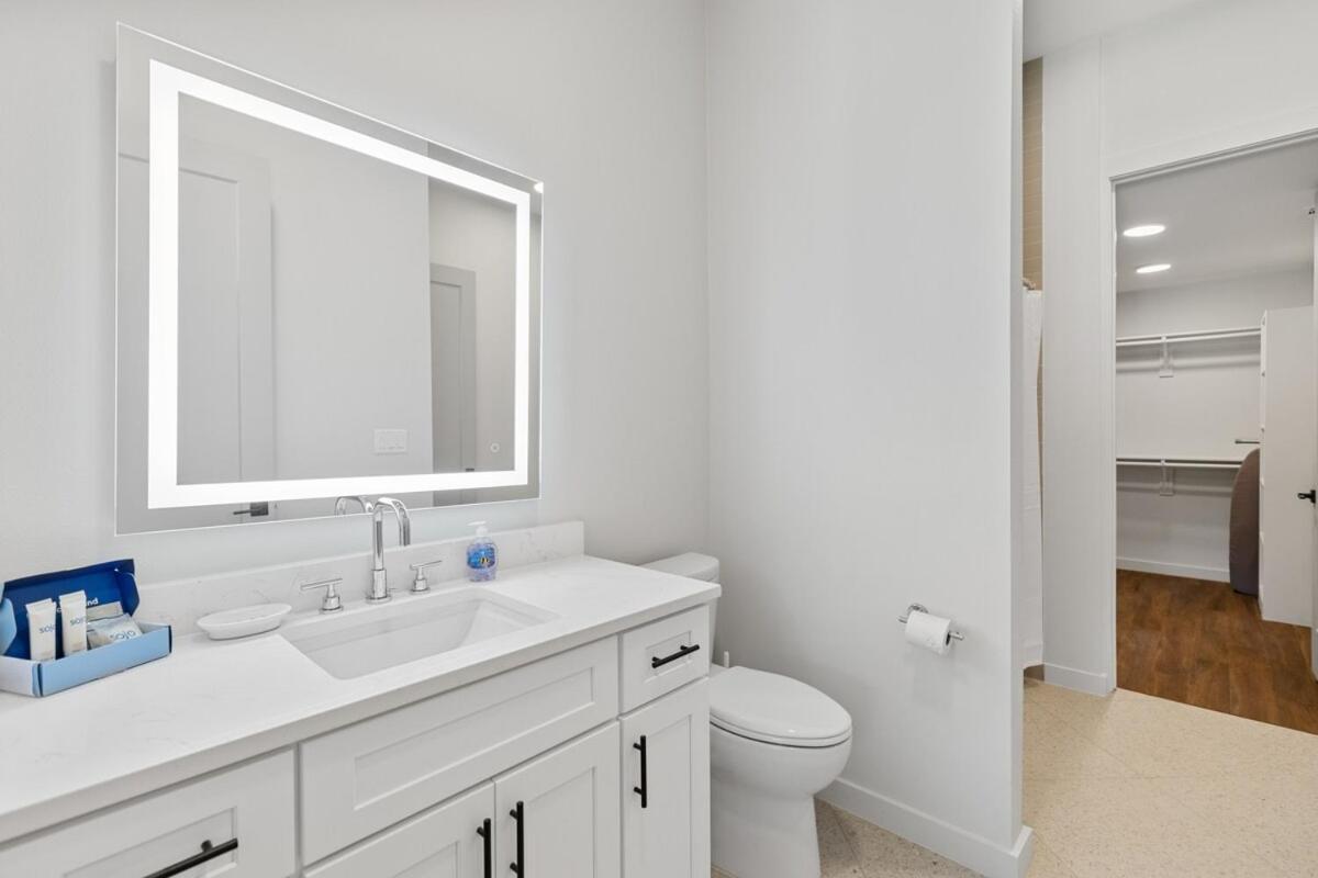 The Corbin 1303 - The Harvard Apartment