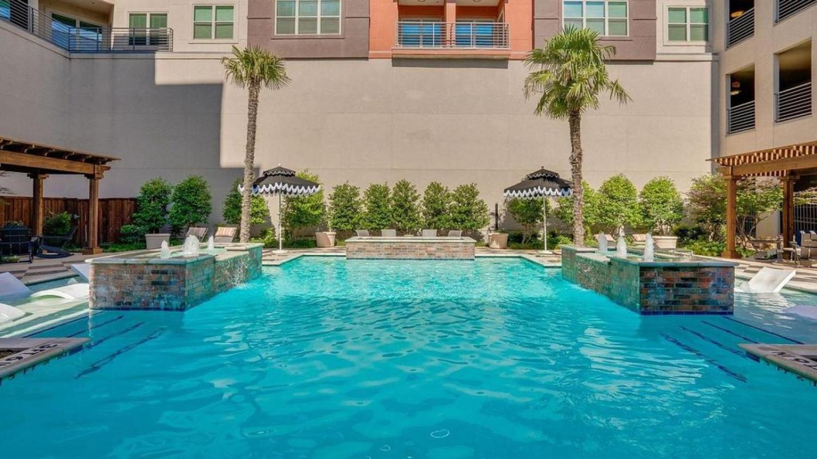 Landing At Bottle House On Main - 1 Bedroom In Worth Apartment