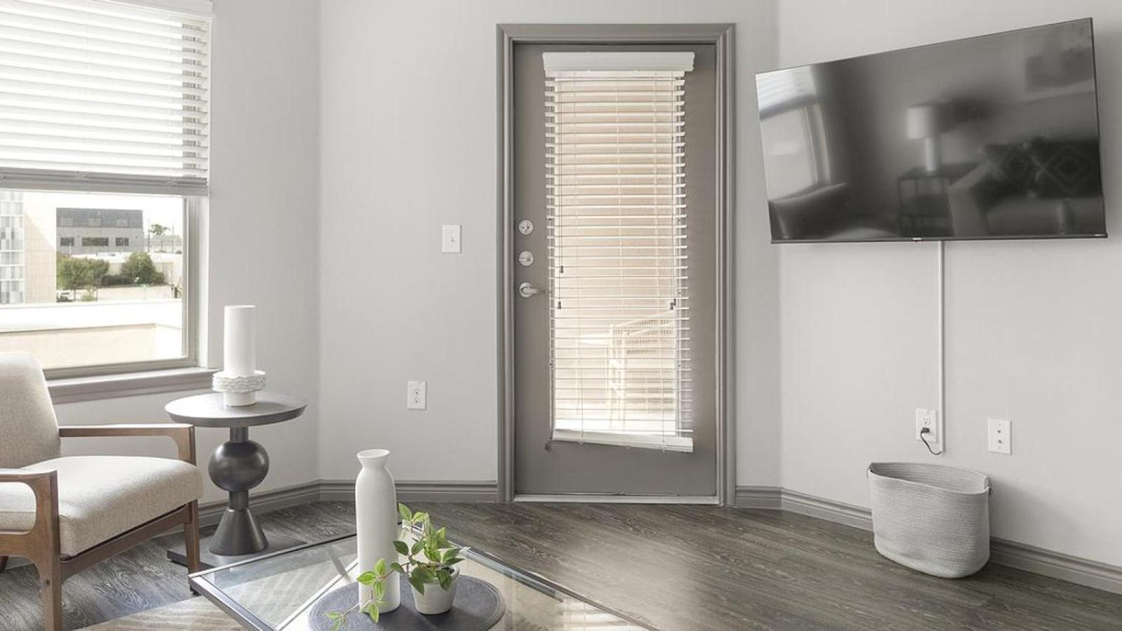 Landing At Bottle House On Main - 1 Bedroom In Worth Apartment