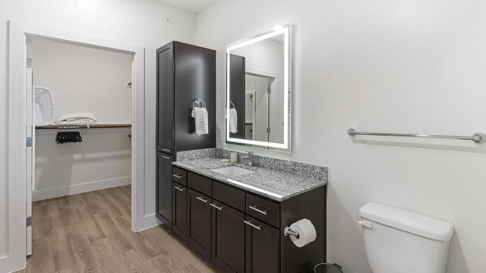 Landing At The Standard River District - 2 Bedrooms In River District * Fort Worth
