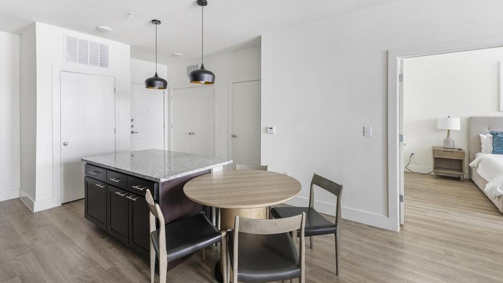 Apartment Landing At The Standard River District - 2 Bedrooms In River District *