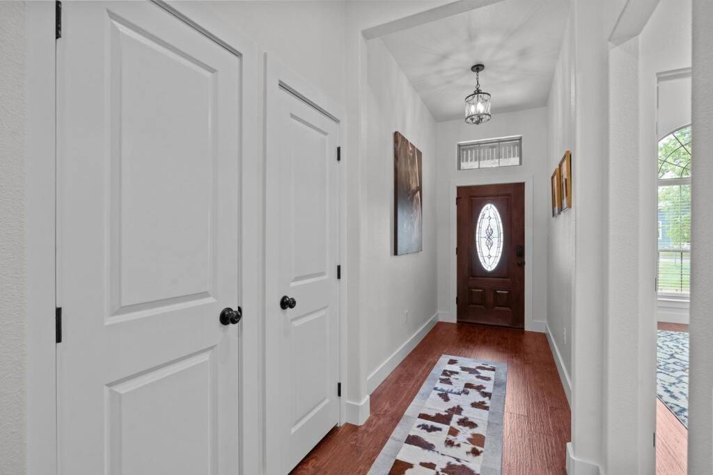 Holiday home Dfw 4 Bedroom , New Construction Fort Worth