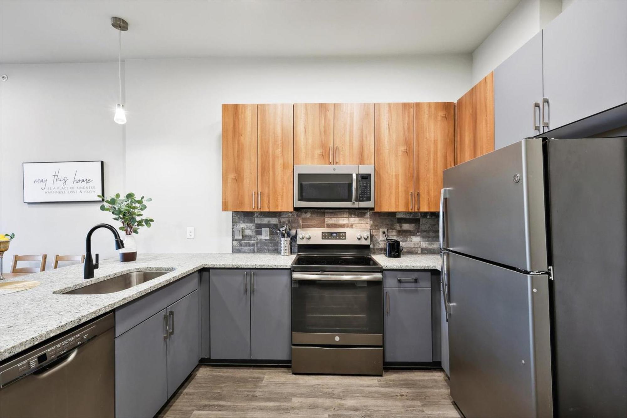The Grand Urban Haven, 2 Bedroom, Pool, Gym, Parking