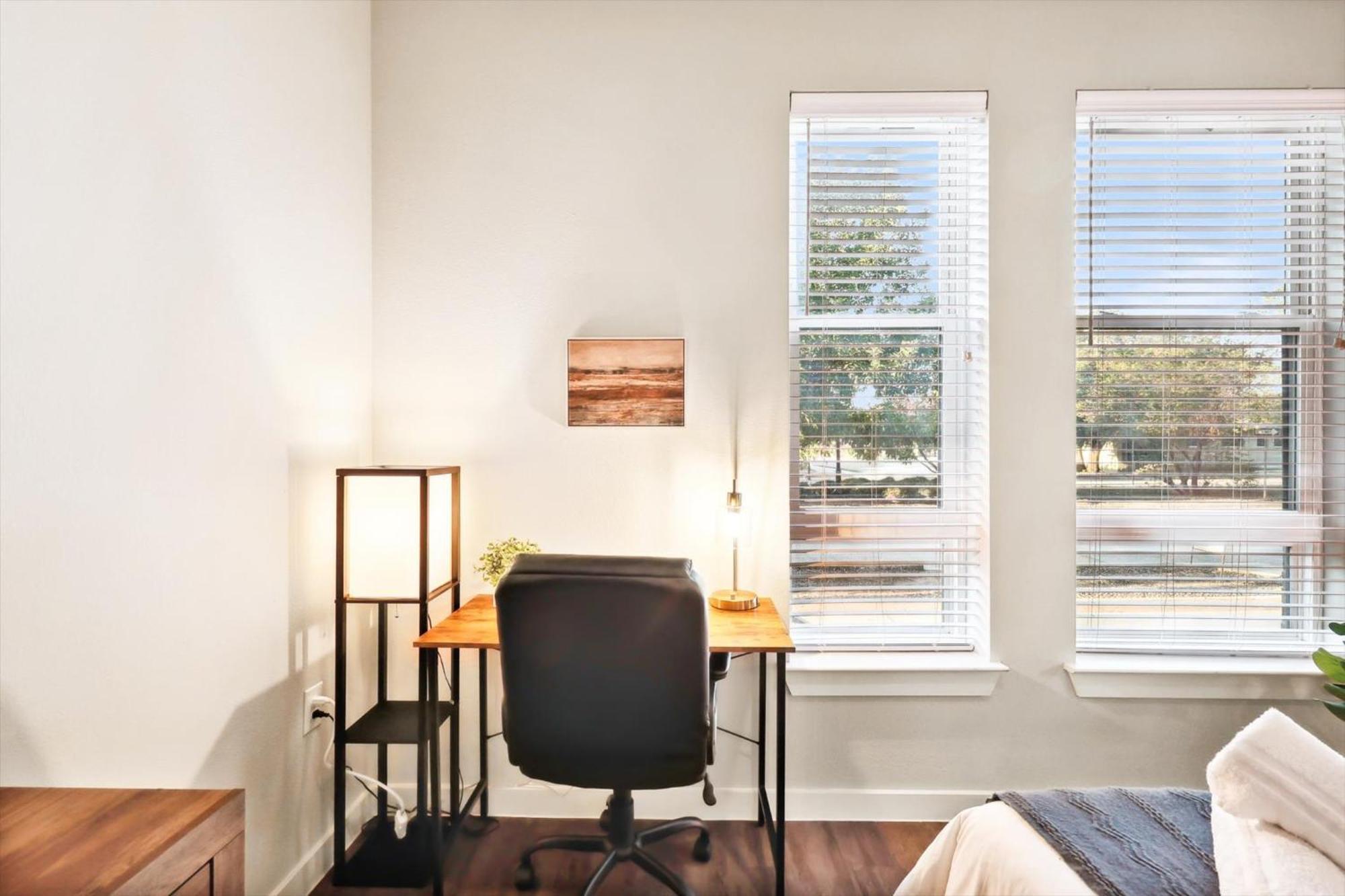 The Urban Elite, 1 Bedroom Downtown Forth Worth, Style Pool, Full Gym, Parking