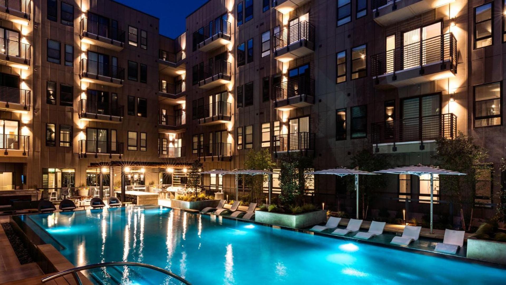 Apartment Cityscape Luxury Living Downtown Worth Condo, Pool, Gym, Parking, Bbq Fort Worth