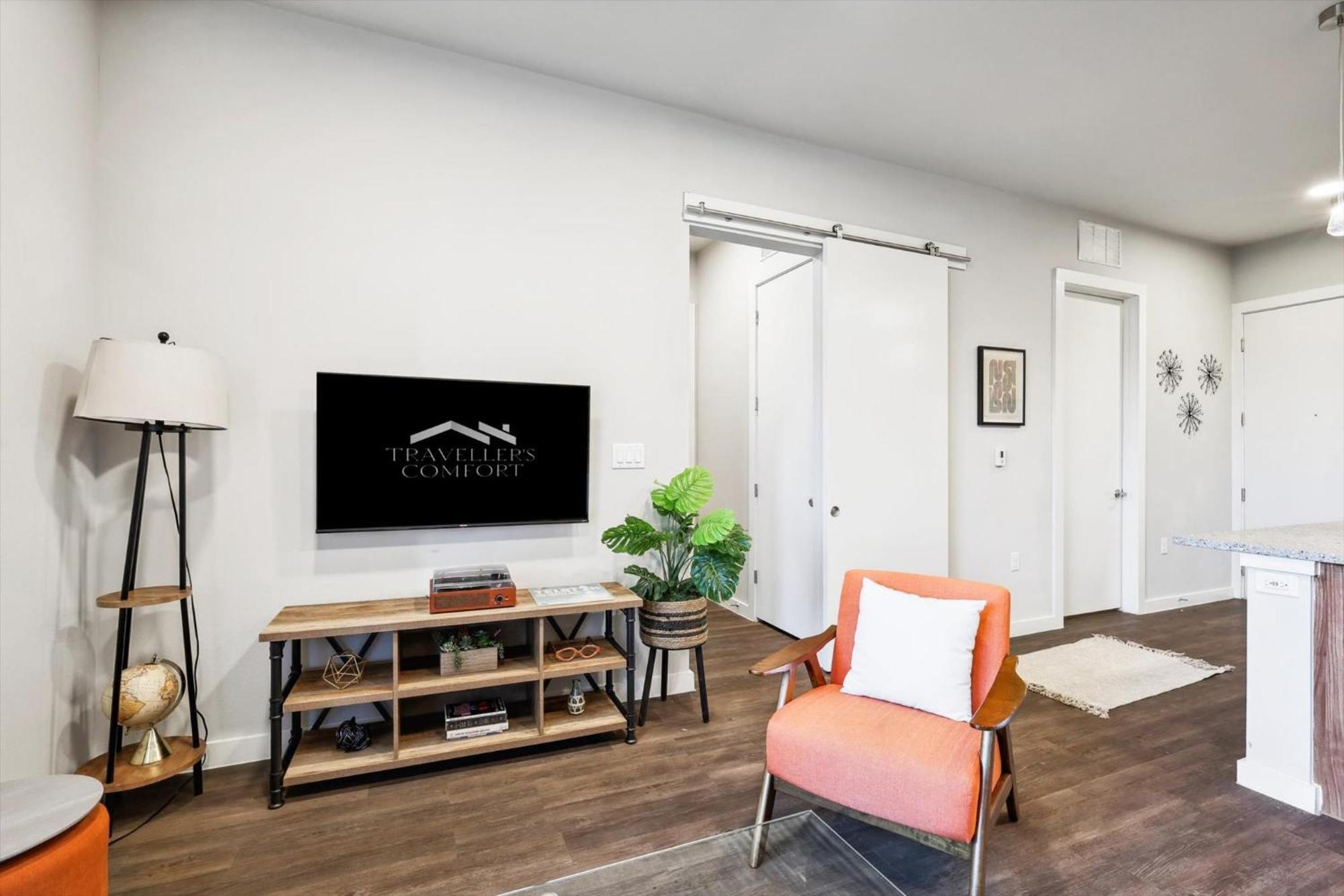 Cityscape Luxury Living Downtown Worth Condo, Pool, Gym, Parking, Bbq *