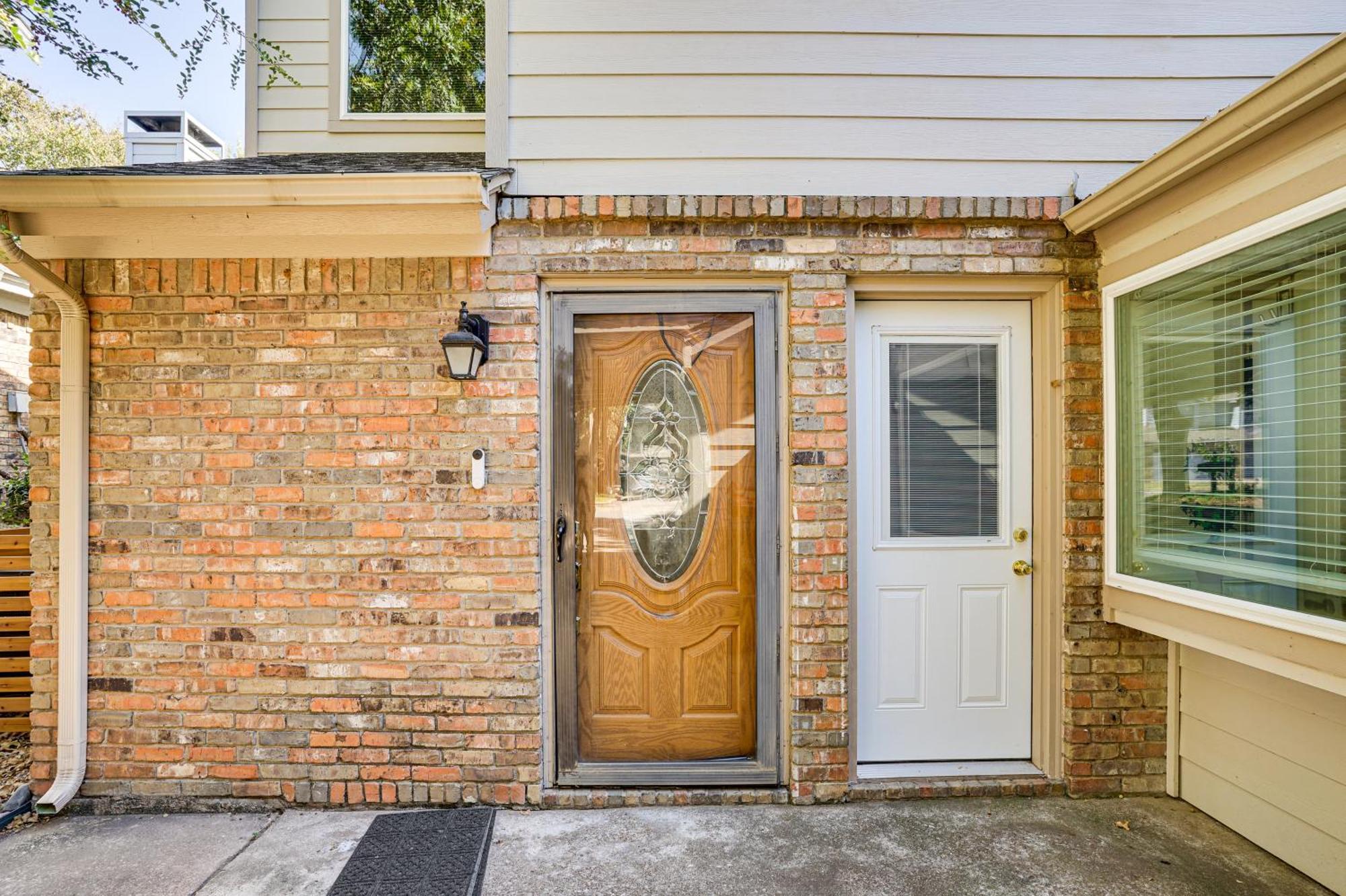 Charming Worth Townhome 4 Mi To Atandt Stadium Holiday home *