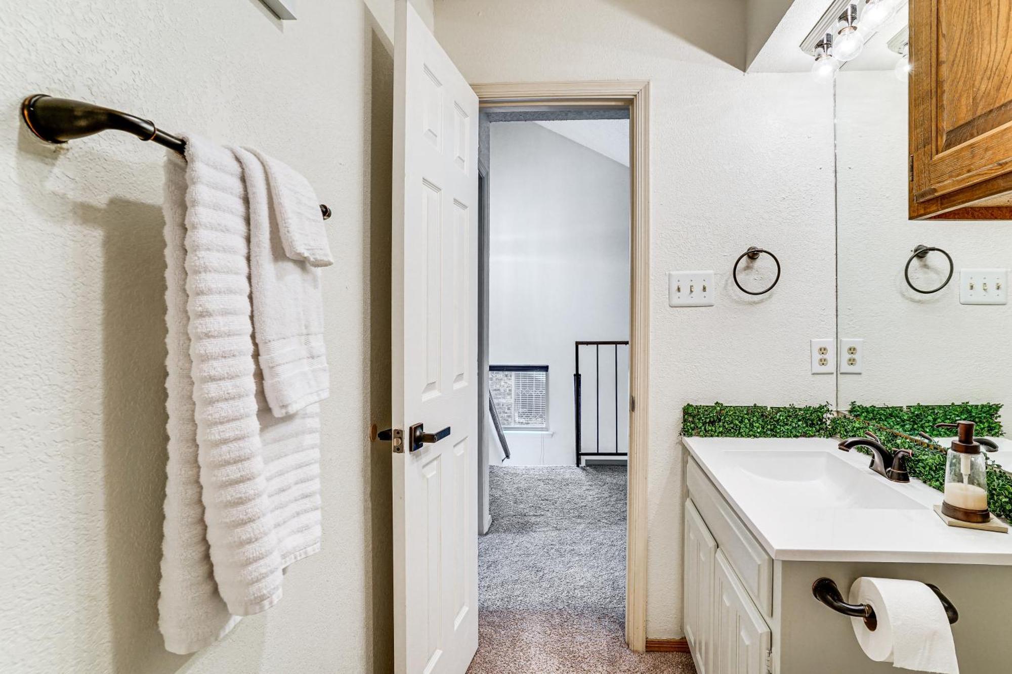 Charming Worth Townhome 4 Mi To Atandt Stadium Holiday home Fort Worth