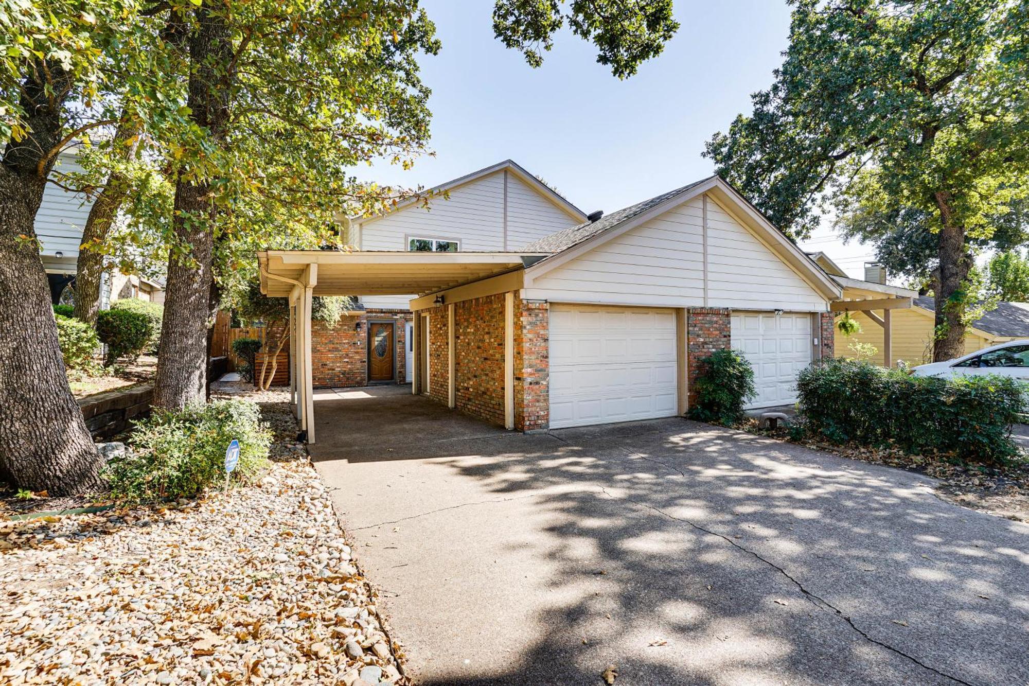 Charming Worth Townhome 4 Mi To Atandt Stadium