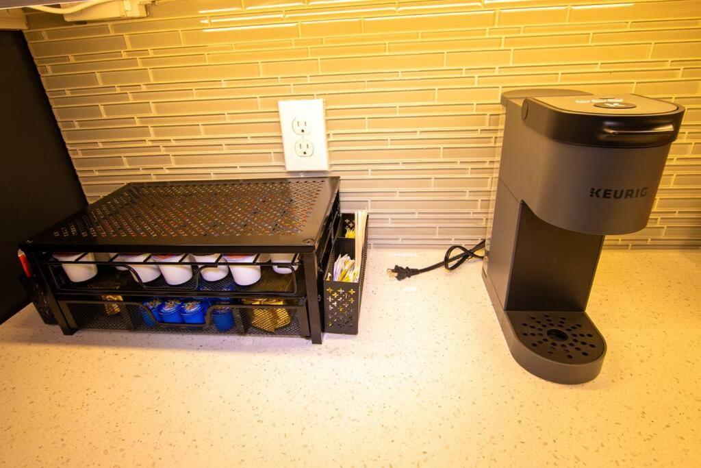 Cozy Comfort 1bd Attached Garage Desk Pool Gym * Fort Worth