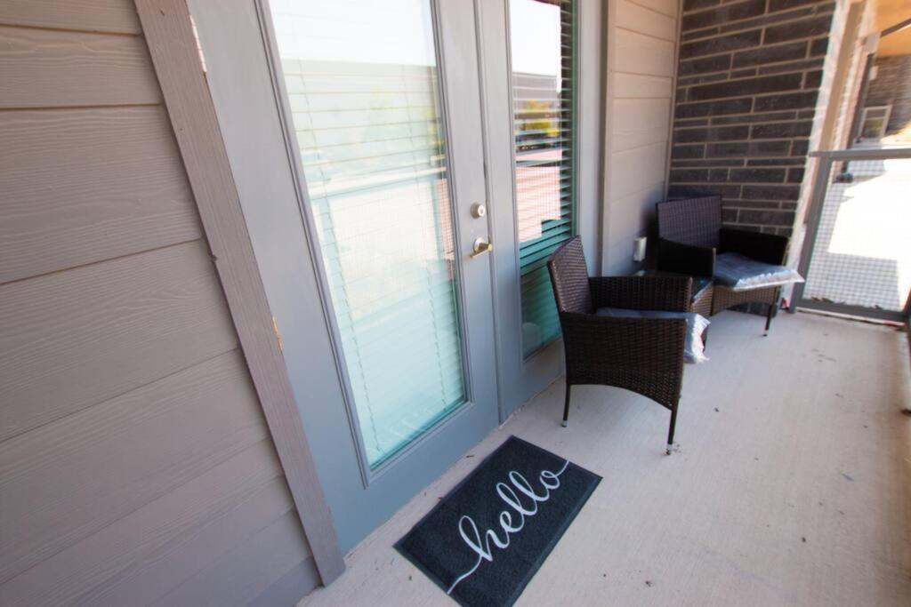 Cozy Comfort 1bd Attached Garage Desk Pool Gym