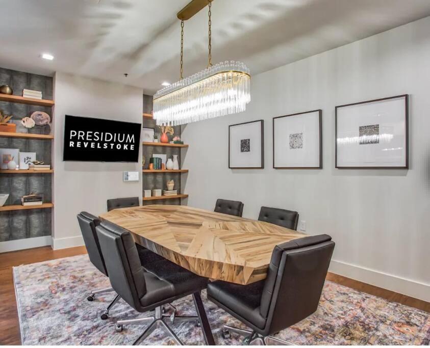 Cozy Comfort 1bd Attached Garage Desk Pool Gym * Fort Worth