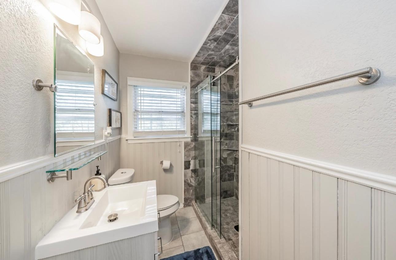 King Bed, Close To Dtwn, 7th Street, & Hospitals Fort Worth