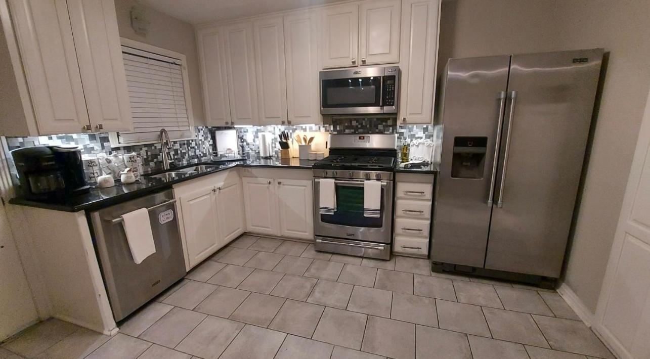 King Bed, Close To Dtwn, 7th Street, & Hospitals