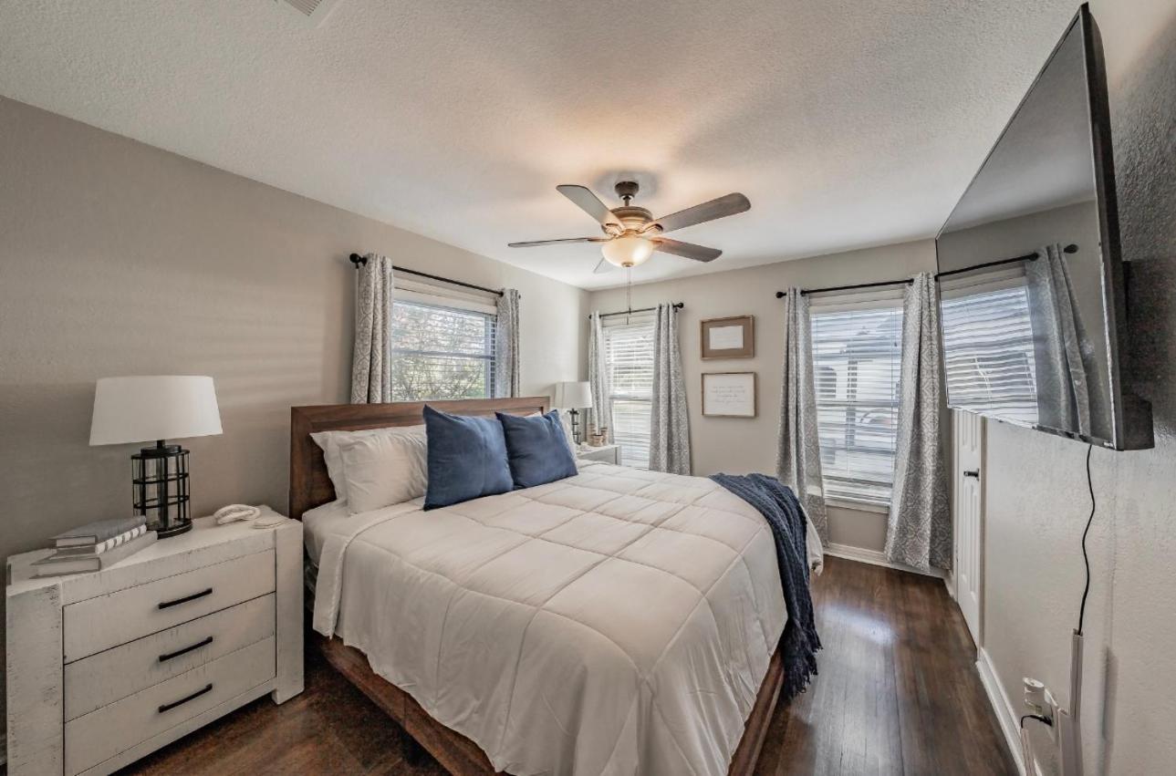 Casa de férias King Bed, Close To Dtwn, 7th Street, & Hospitals Fort Worth