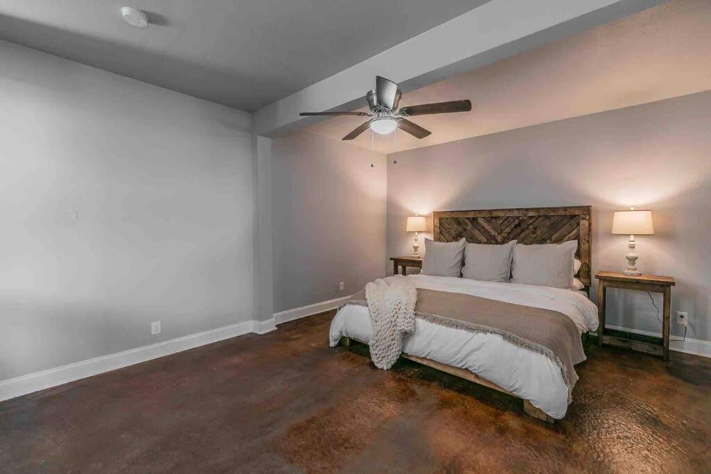 Villa Close To Tcu, King Bed And Sleeps 4 Fort Worth