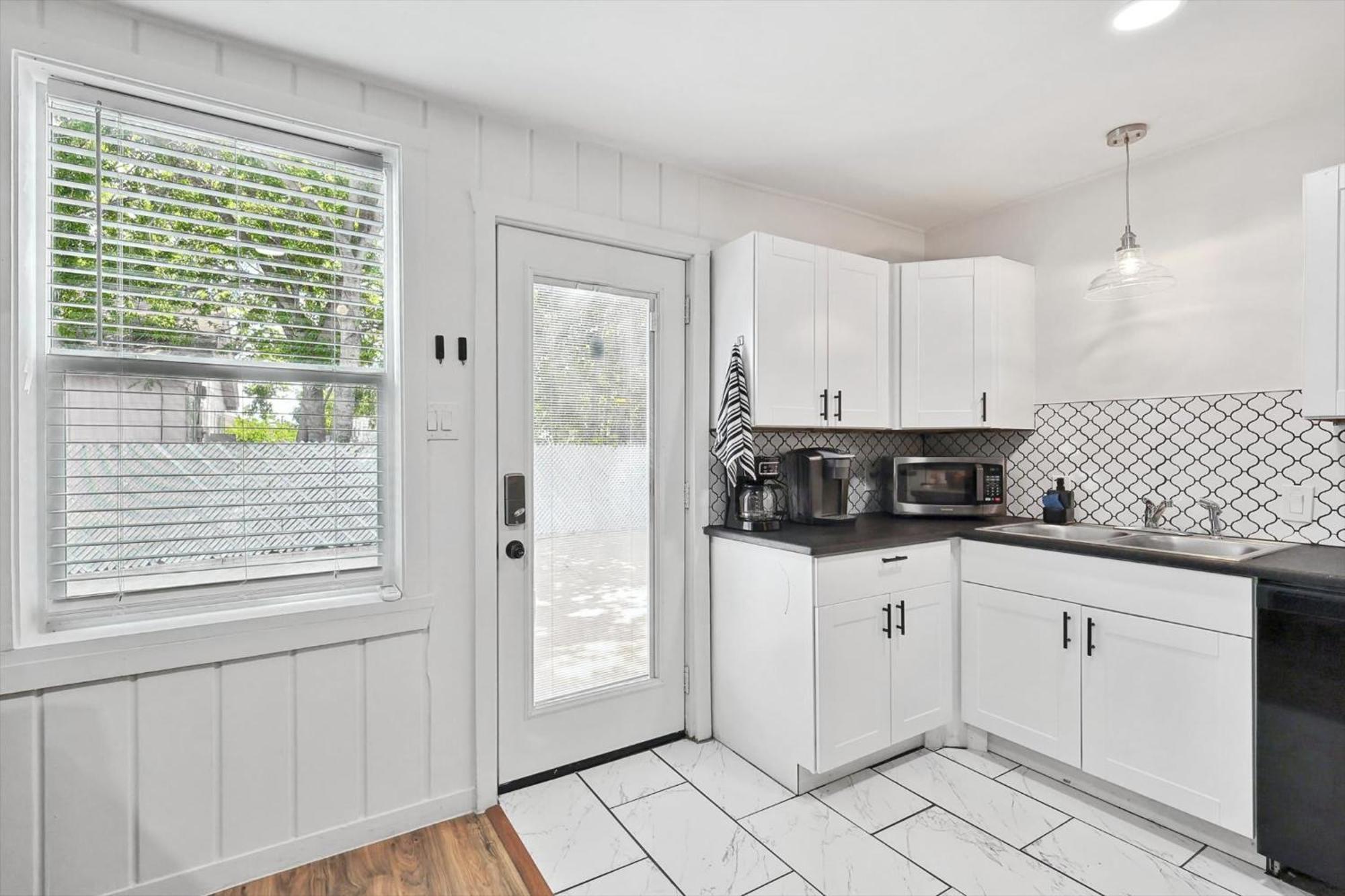 Delightful 1br 1ba Cozy Flat *