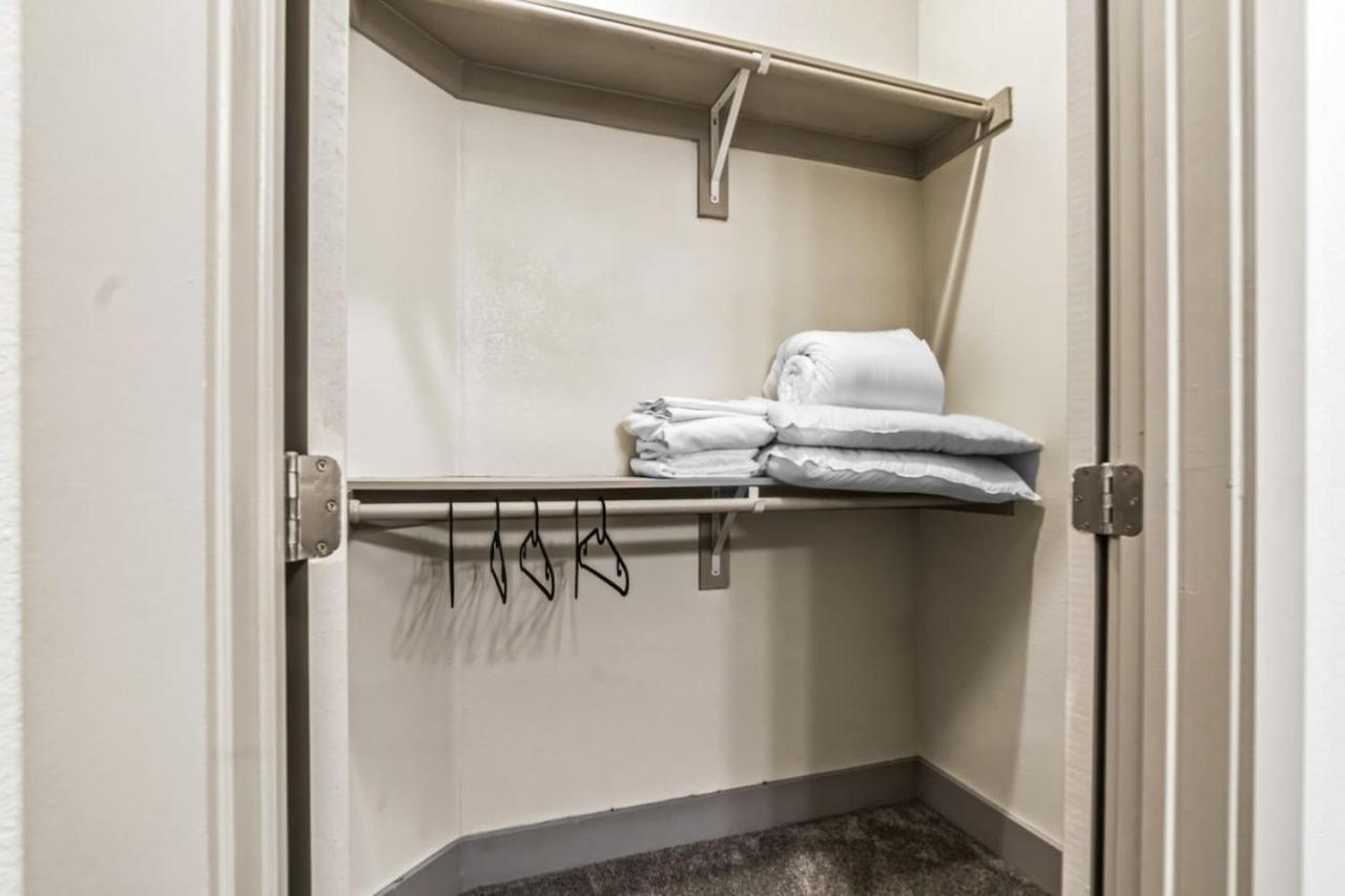 Elegant 2 Bd2 Ba Retreat Ideal For Comfort Style