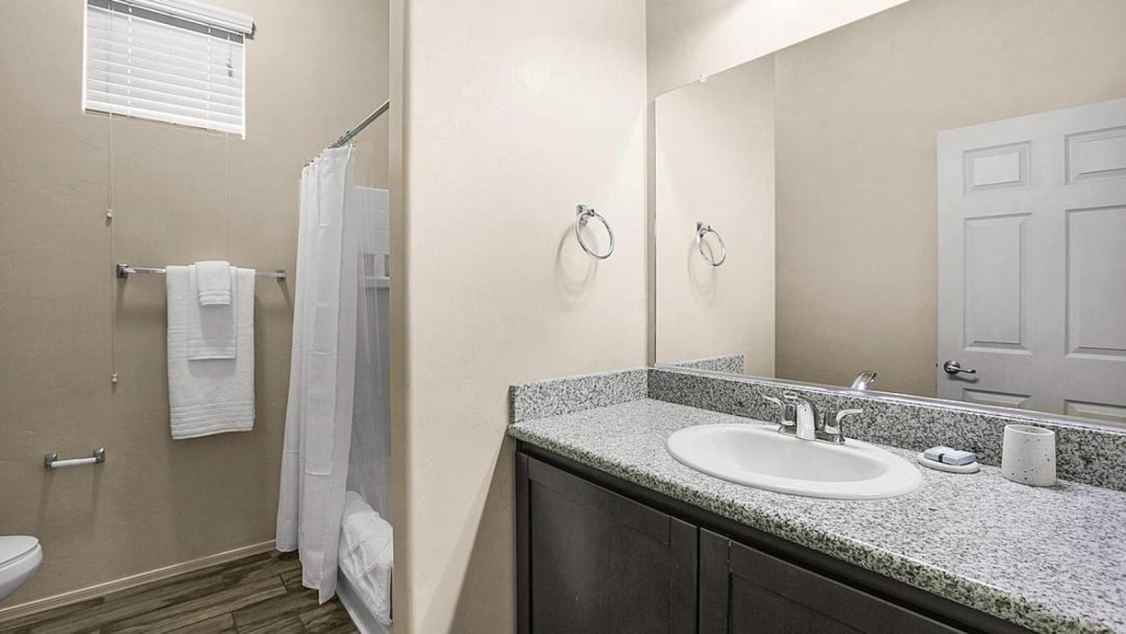 Landing At The Henderson - 1 Bedroom In Upper West Side Apartment Fort Worth