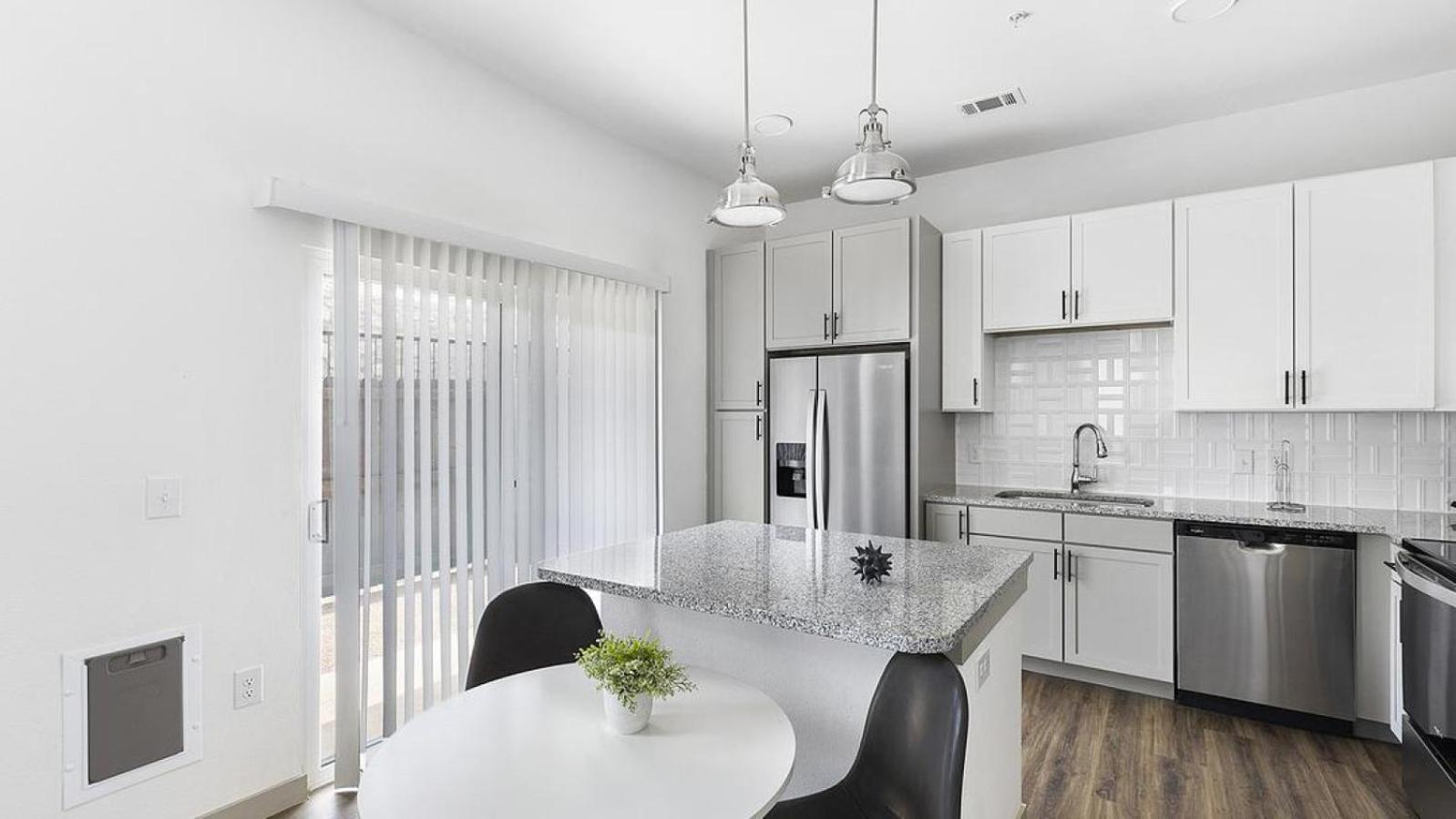 Landing At Skyline Prairie - 2 Bedrooms In Worth