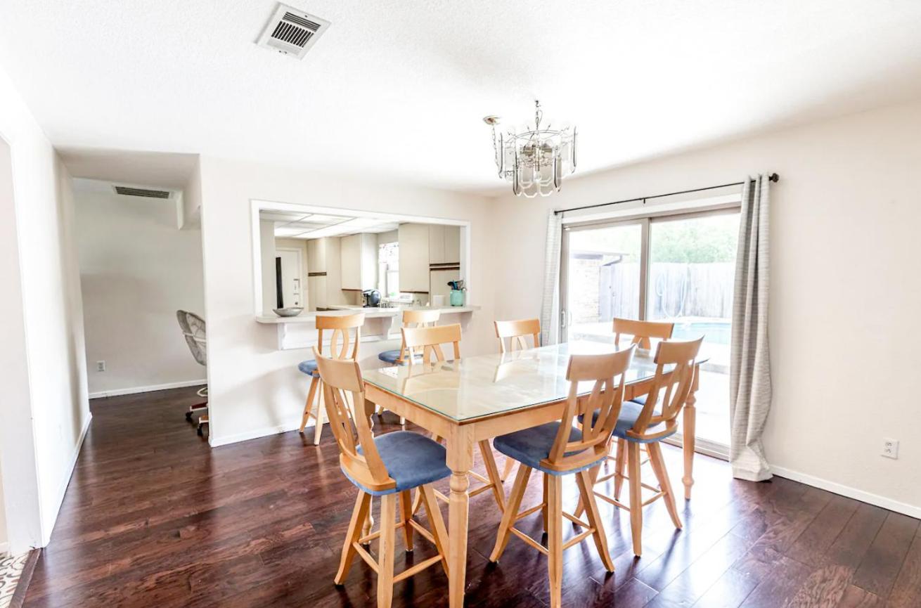 Pool Arcade Ping-pong Spacious Location Near Nascar By Vacation Your Way Holiday home
