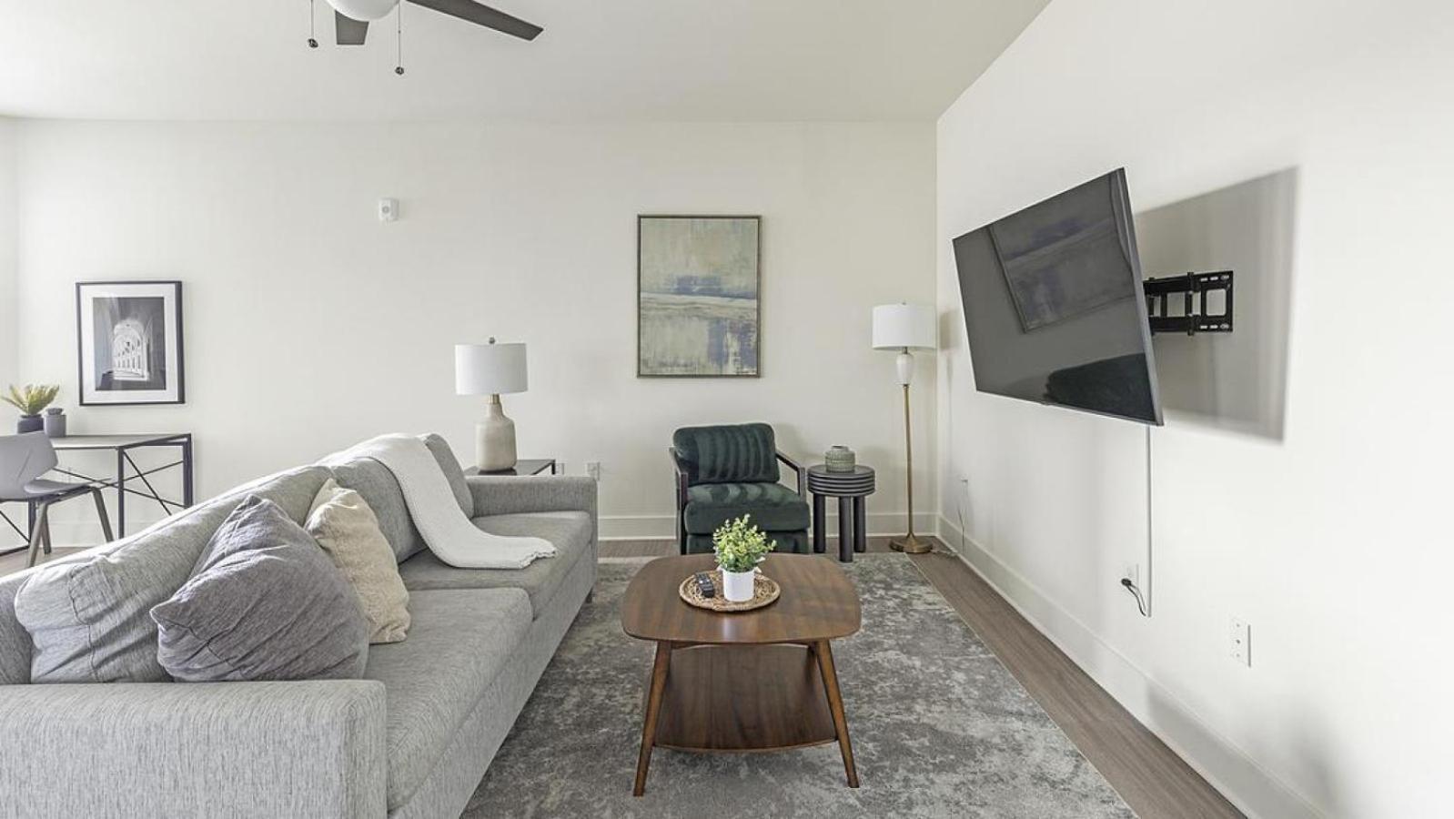 Landing At The Standard River District - 1 Bedroom In River District