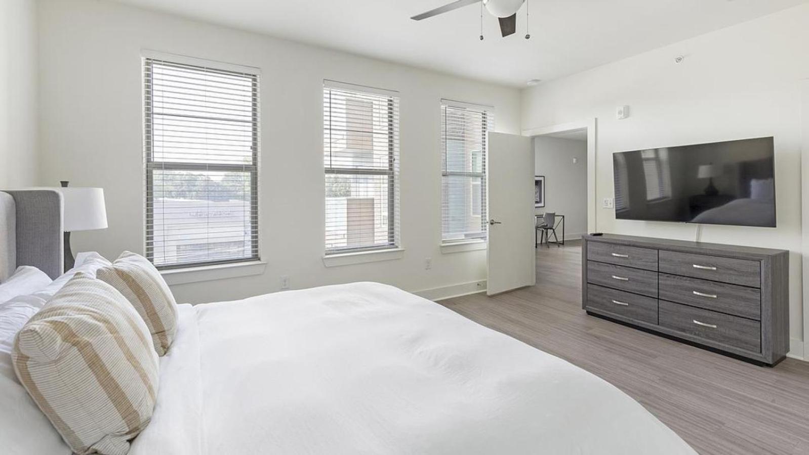 Apartment Landing At The Standard River District - 1 Bedroom In River District
