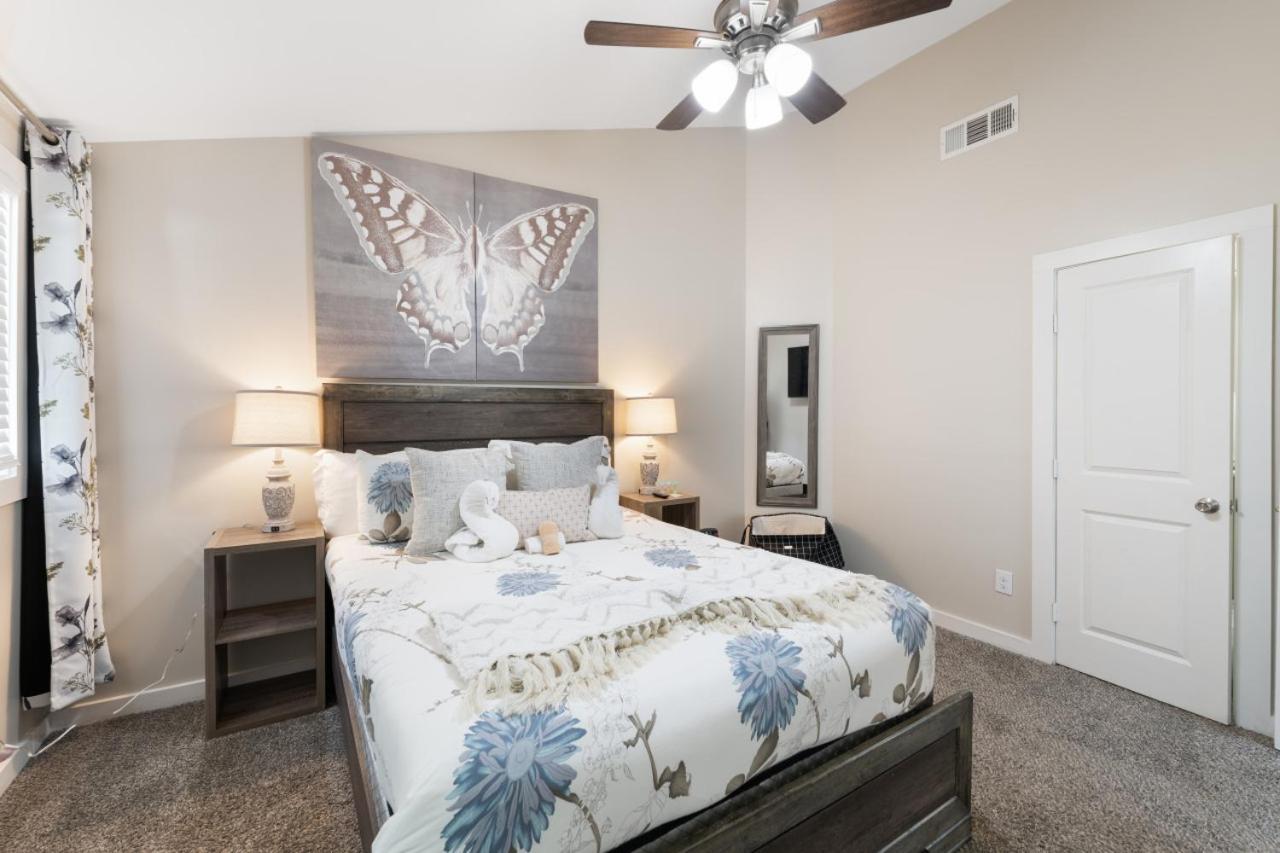 Luxury Family Friendly 6 Queen Beds *