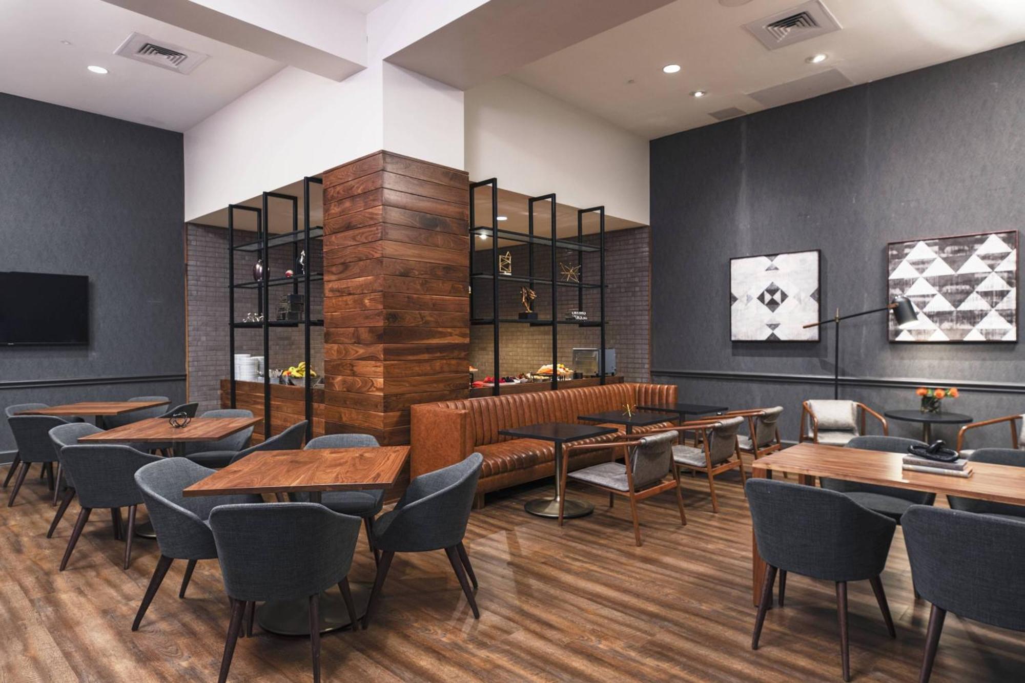 Hotel The Worthington Renaissance Worth 4*