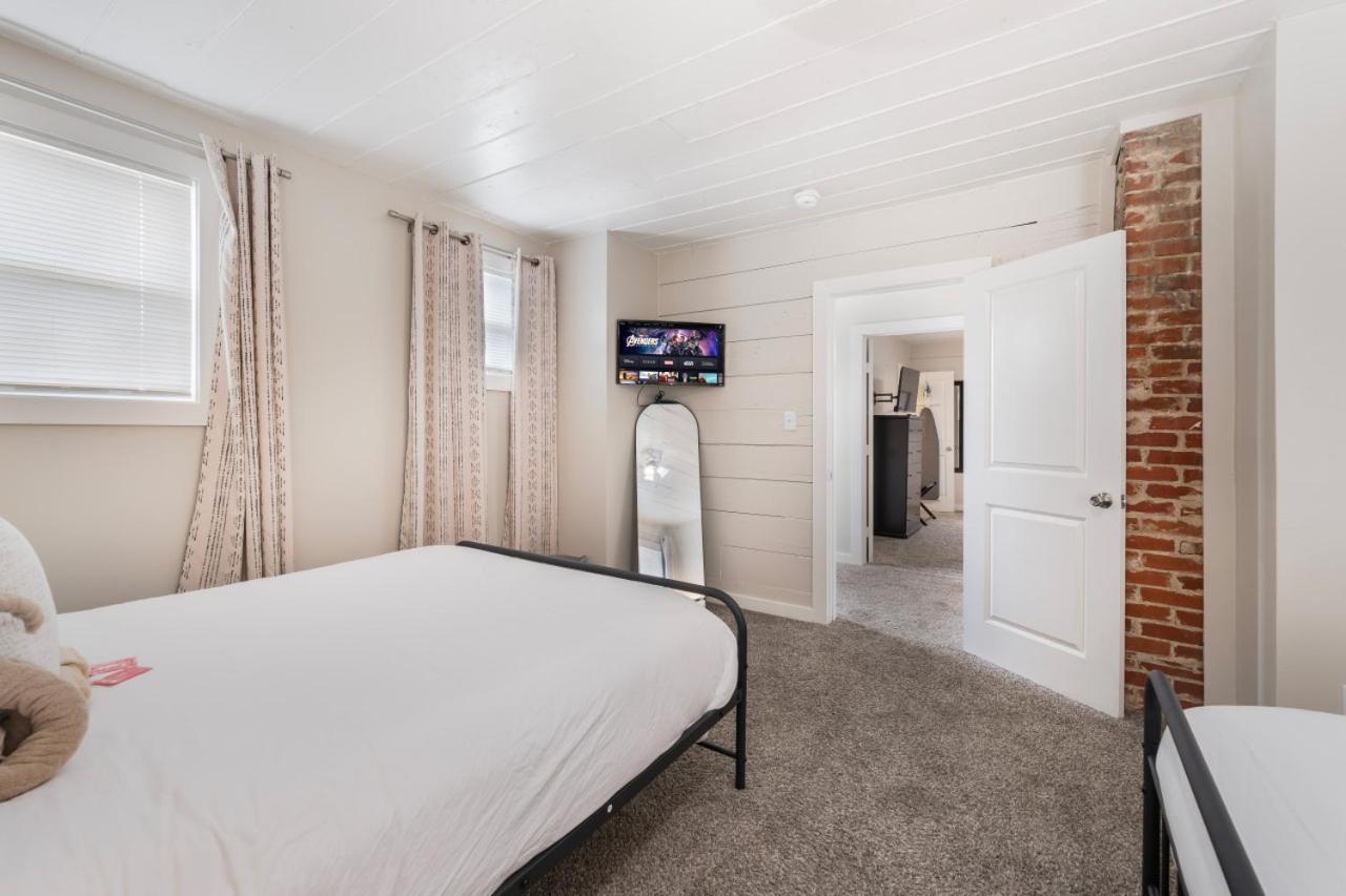 Pet Friendly 3br 2bath Luxe Gem * Fort Worth
