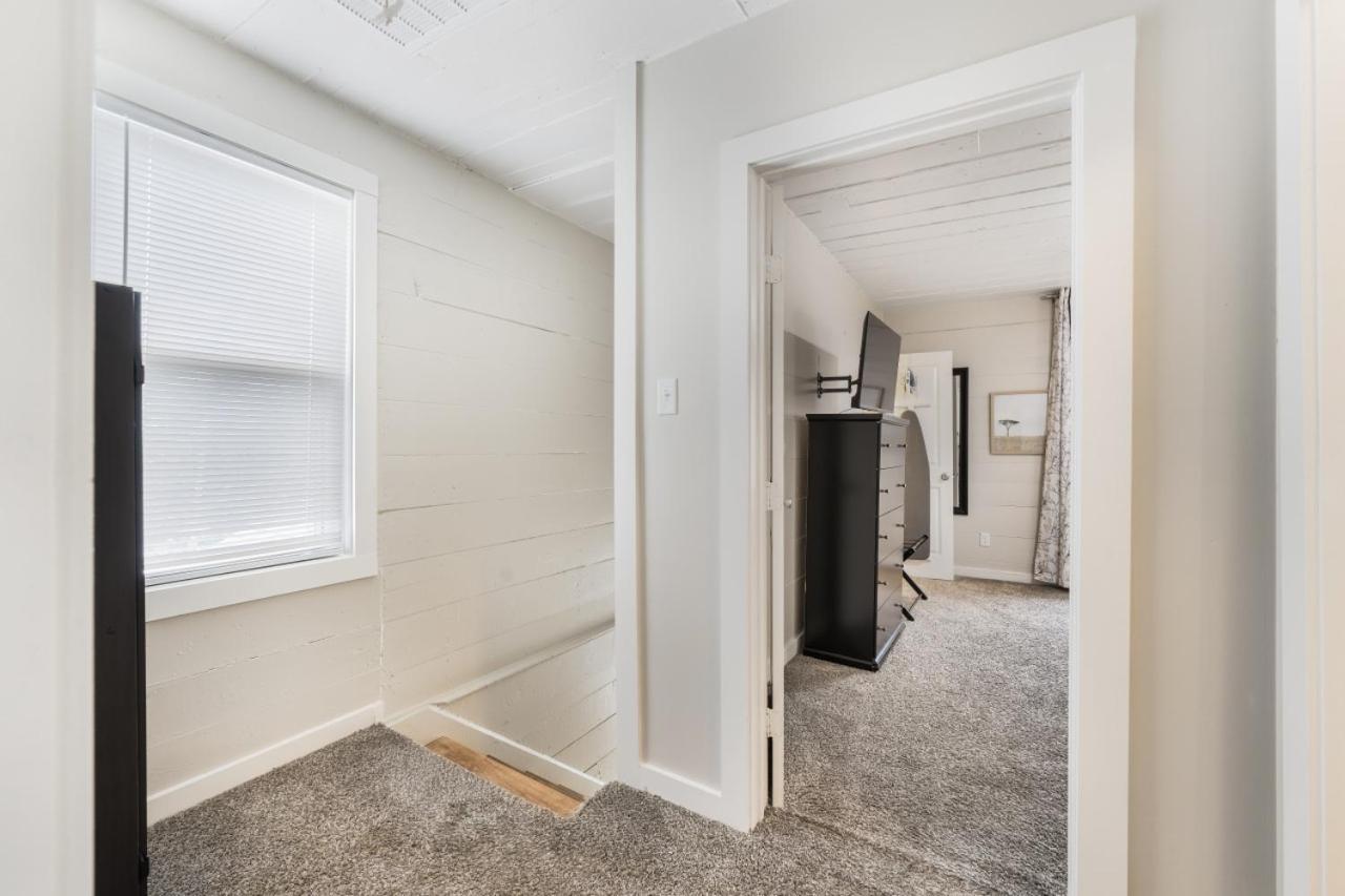 Pet Friendly 3br 2bath Luxe Gem Holiday home Fort Worth