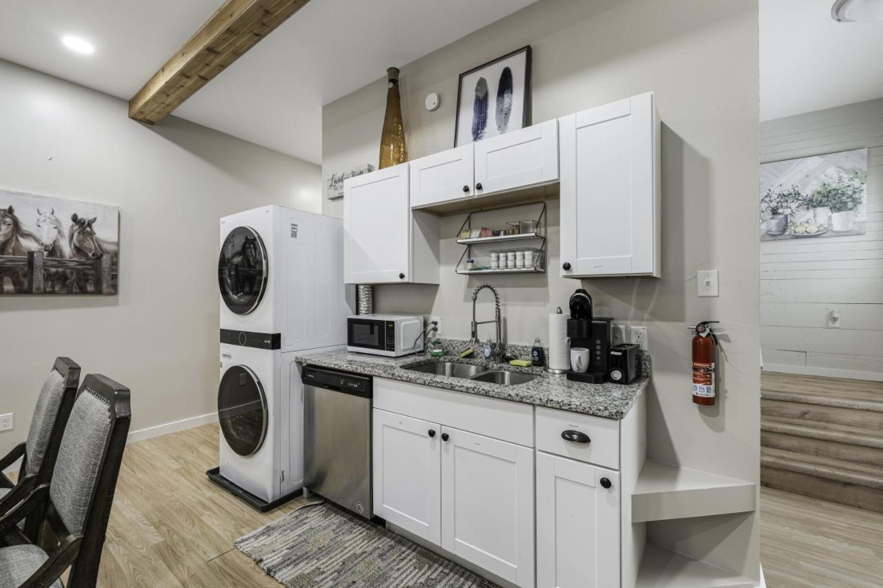 Pet Friendly 3br 2bath Luxe Gem * Fort Worth