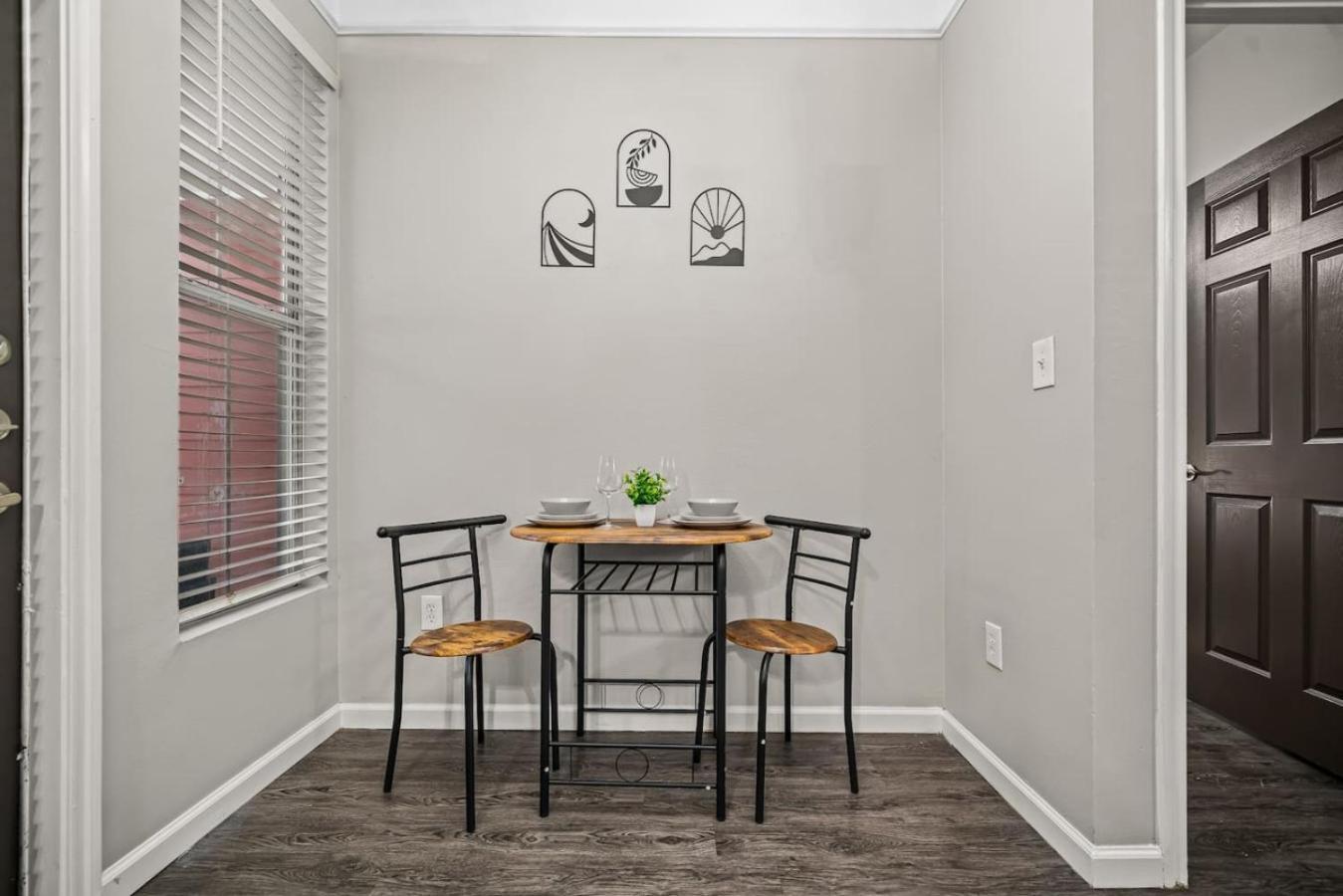 2br 2ba Pool Access Fort Worth