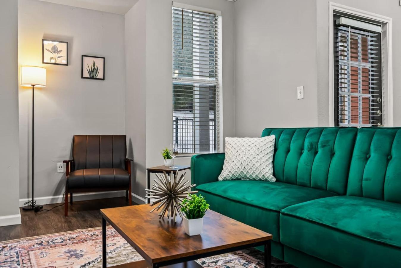 Apartment 2br 2ba Pool Access