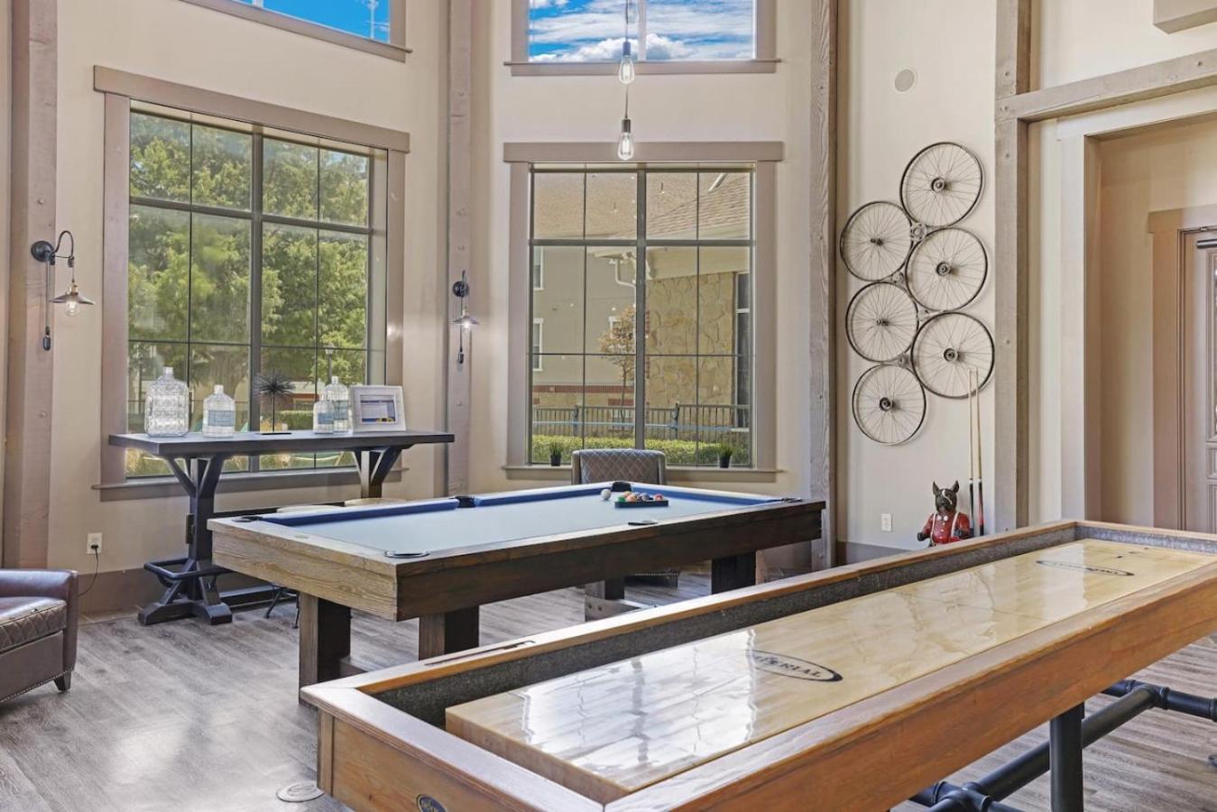 Contemporary Comfort 2br, 2ba Pool * Fort Worth